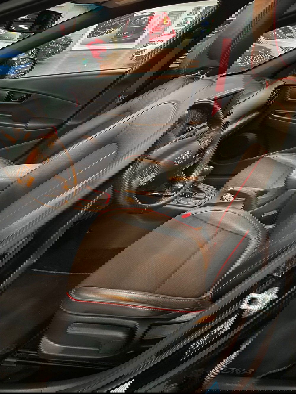 Hyundai Kona usata a Lucca (11)