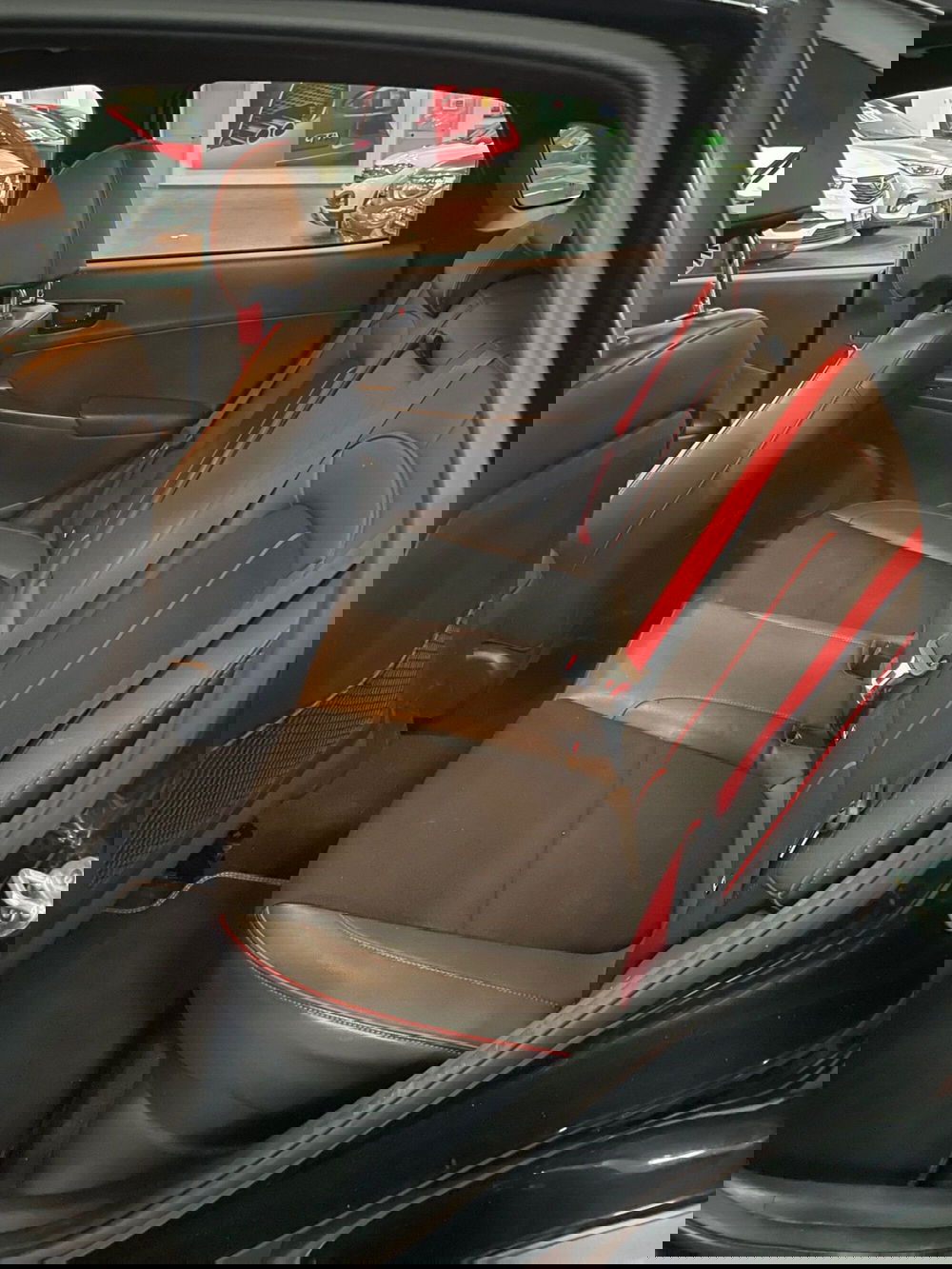 Hyundai Kona usata a Lucca (12)