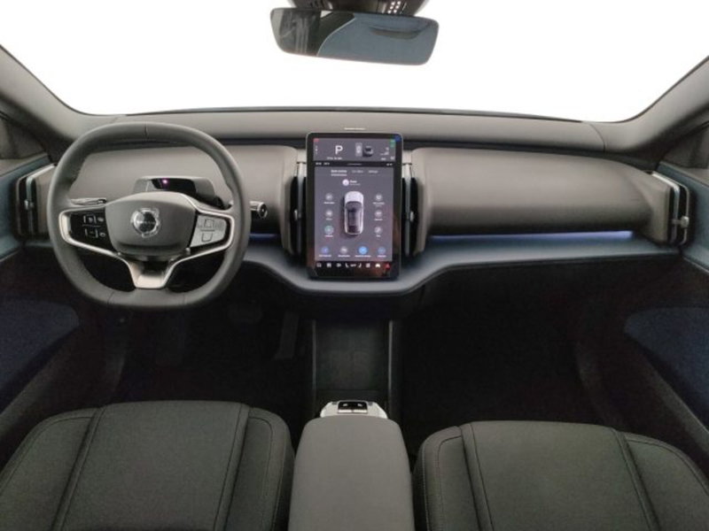 Volvo EX30 Cross Country nuova a Modena (10)