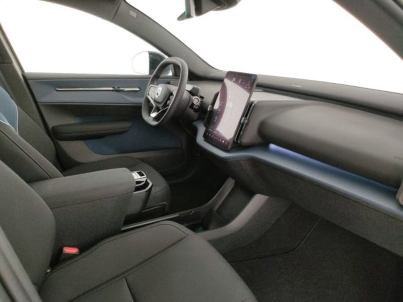 Volvo EX30 Cross Country nuova a Modena (11)