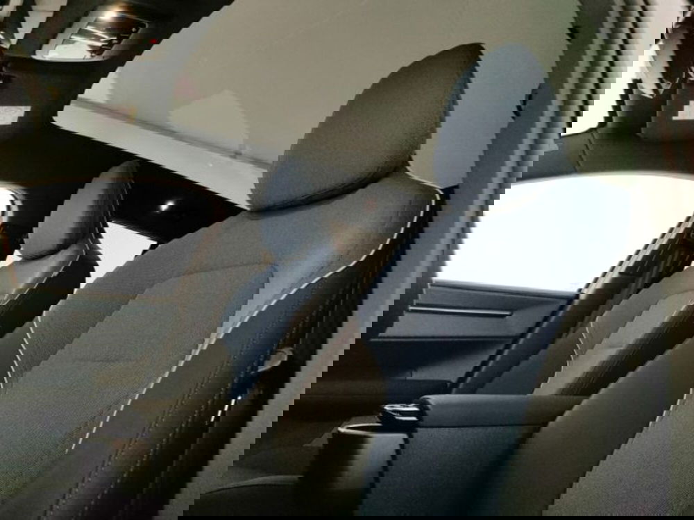 Volvo EX30 Cross Country nuova a Modena (14)