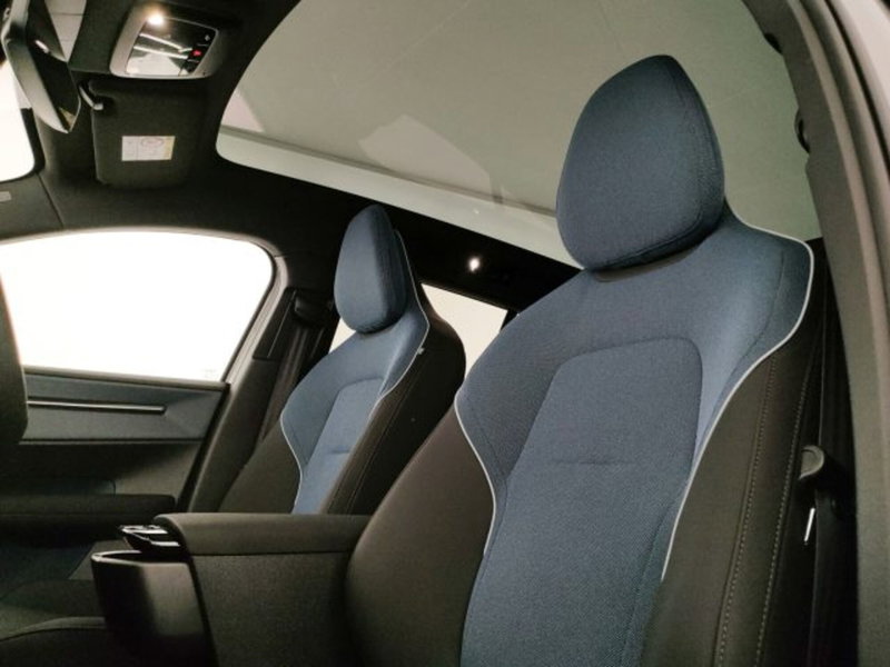 Volvo EX30 Cross Country nuova a Modena (14)