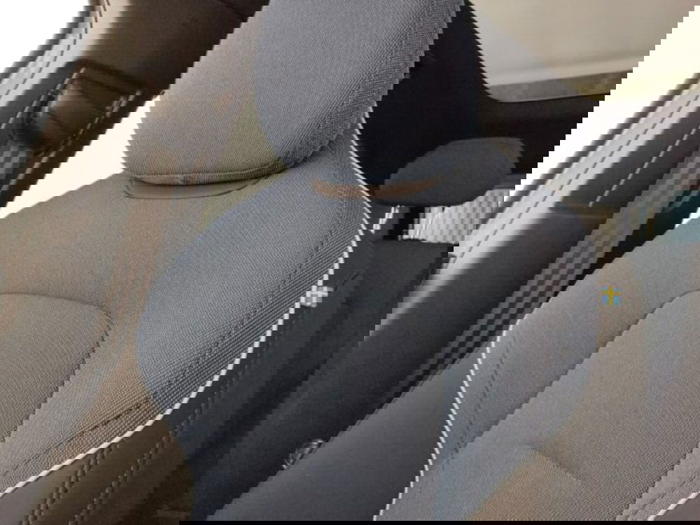 Volvo EX30 Cross Country nuova a Modena (19)