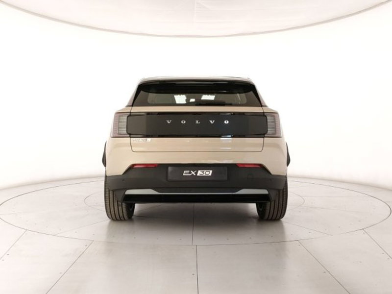 Volvo EX30 Cross Country nuova a Modena (4)