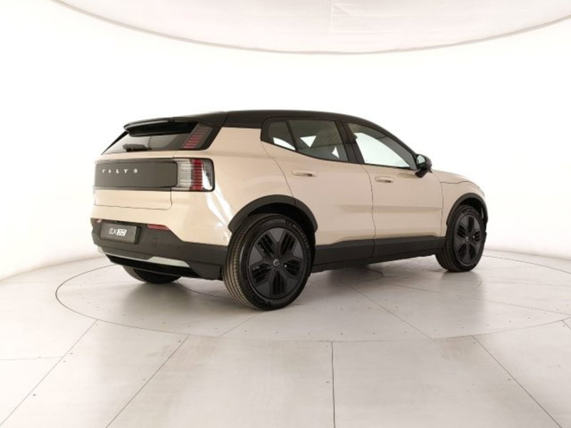 Volvo EX30 Cross Country nuova a Modena (5)