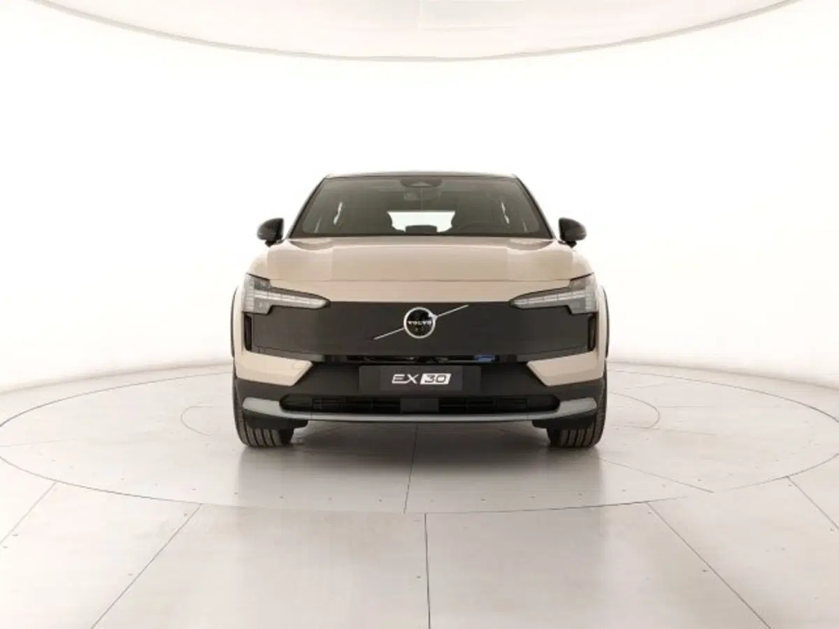 Volvo EX30 Cross Country nuova a Modena (7)