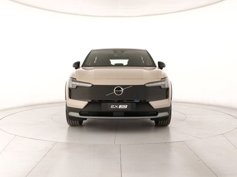 Volvo EX30 Cross Country nuova a Modena (7)