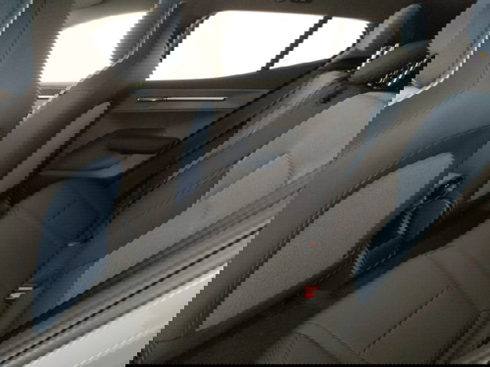 Volvo EX30 Cross Country nuova a Modena (9)