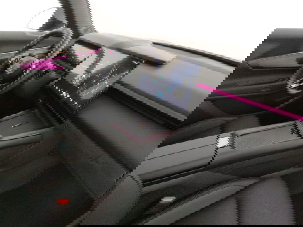 Lynk & Co 08 nuova a Modena (11)