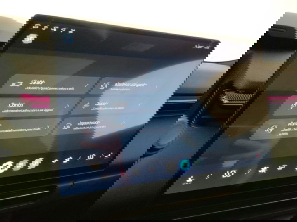 Lynk & Co 08 nuova a Modena (15)