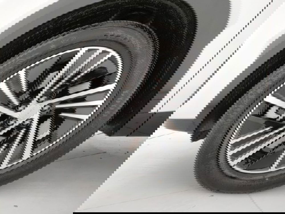 Lynk & Co 08 nuova a Modena (6)