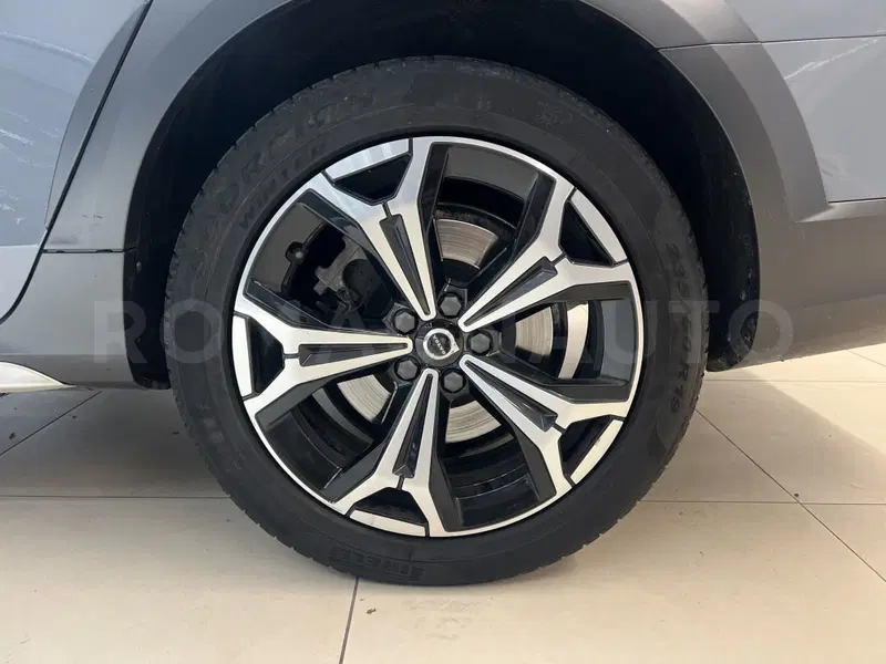 Volvo V90 Cross Country usata a Forlì-Cesena (9)