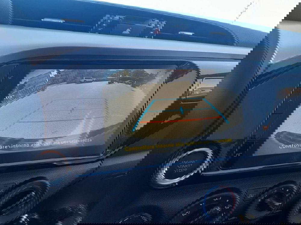 Toyota Hilux nuova a L'Aquila (12)