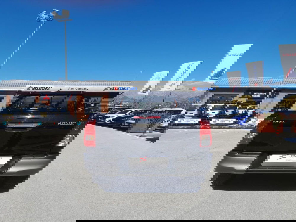 Toyota Hilux nuova a L'Aquila (16)