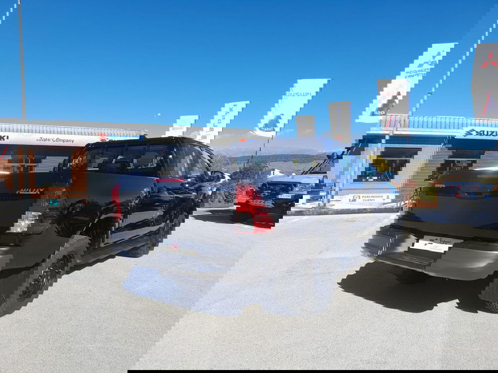 Toyota Hilux nuova a L'Aquila (17)