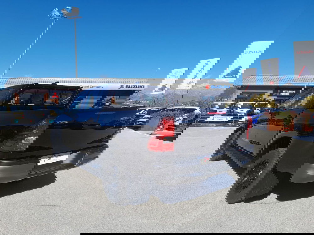 Toyota Hilux nuova a L'Aquila (3)