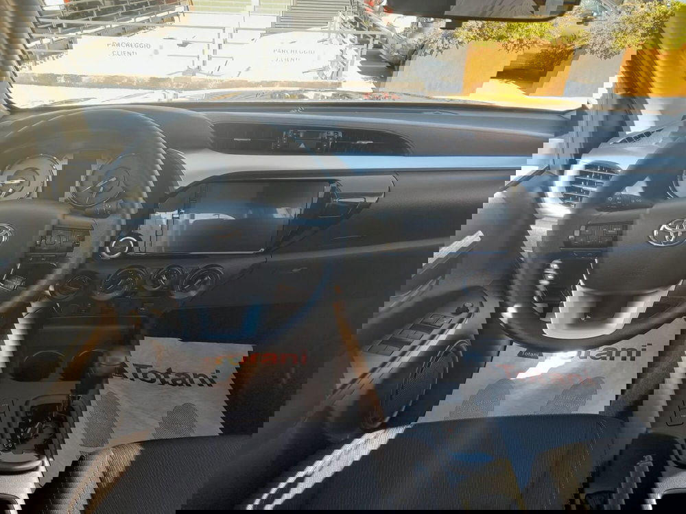 Toyota Hilux nuova a L'Aquila (6)