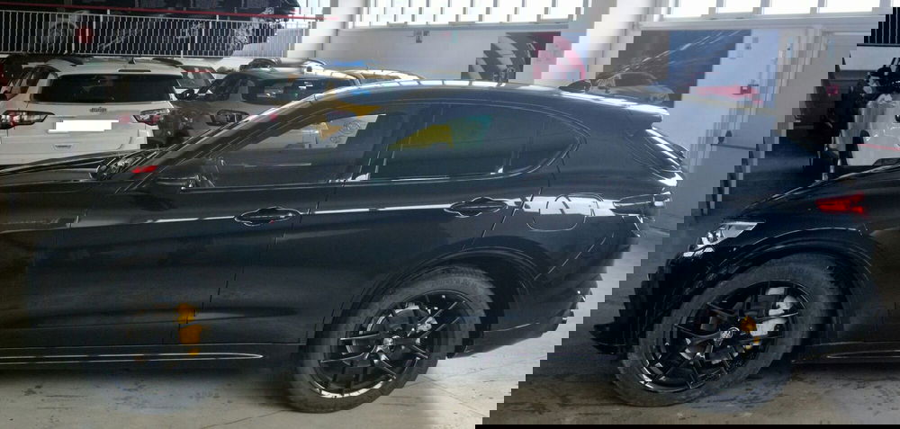 Alfa Romeo Stelvio usata a Terni (3)