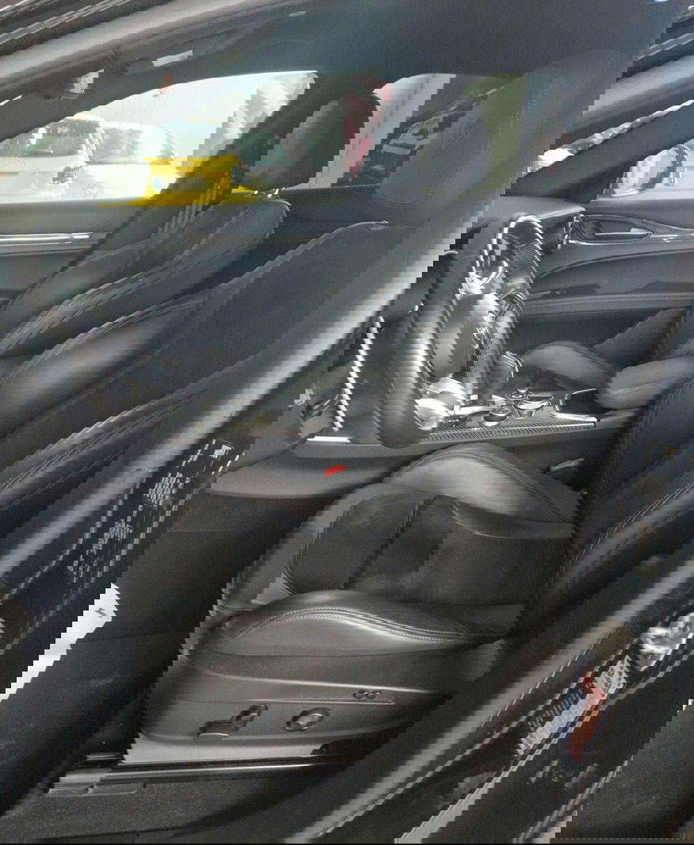 Alfa Romeo Stelvio usata a Terni (7)