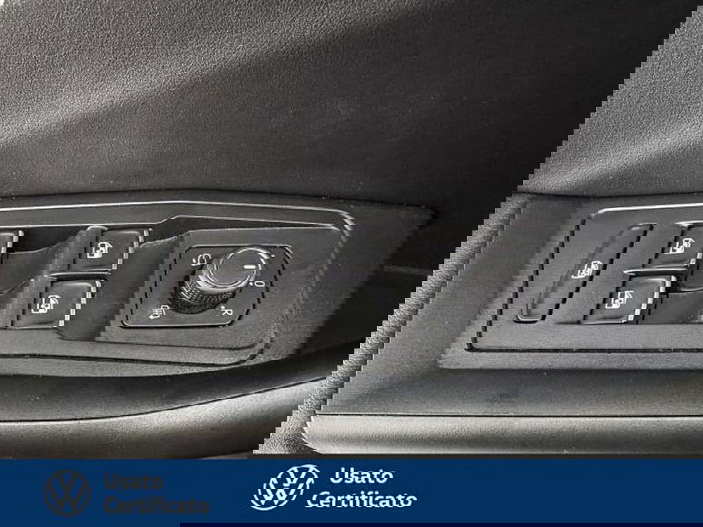 Volkswagen T-Roc usata a Vicenza (10)