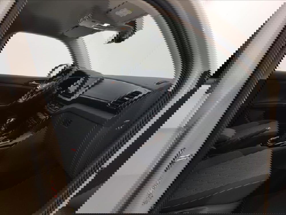 Volkswagen T-Cross nuova a Lucca (9)