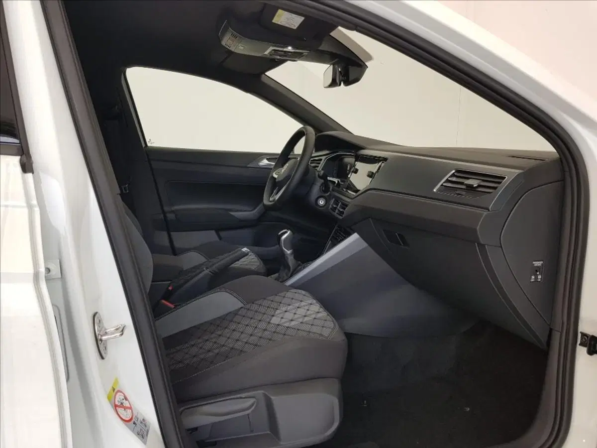 Volkswagen Polo nuova a Lucca (10)