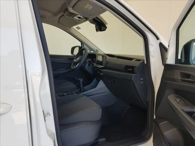 Volkswagen Caddy nuova a Lucca (10)