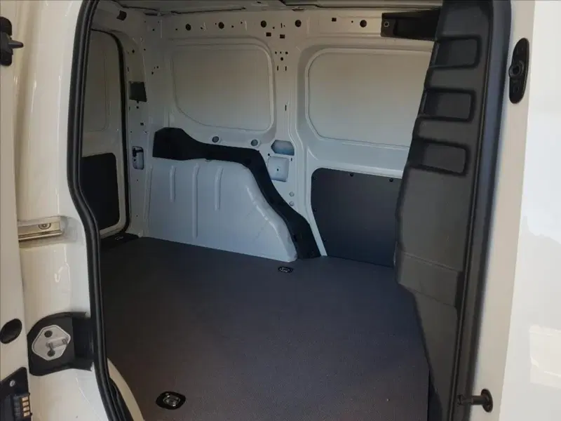 Volkswagen Caddy nuova a Lucca (12)