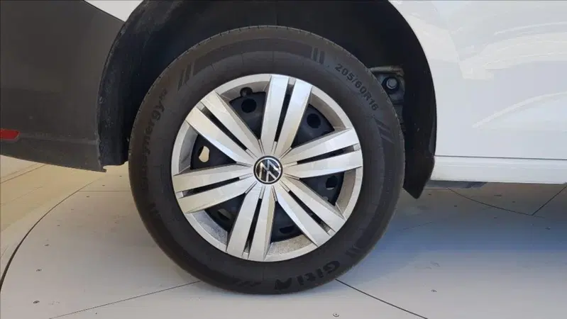 Volkswagen Caddy nuova a Lucca (9)