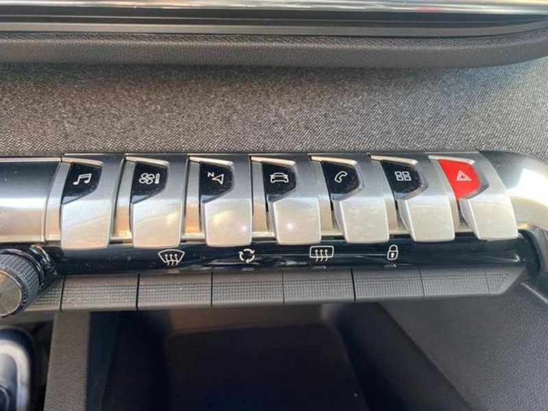 Peugeot 3008 usata a Salerno (20)