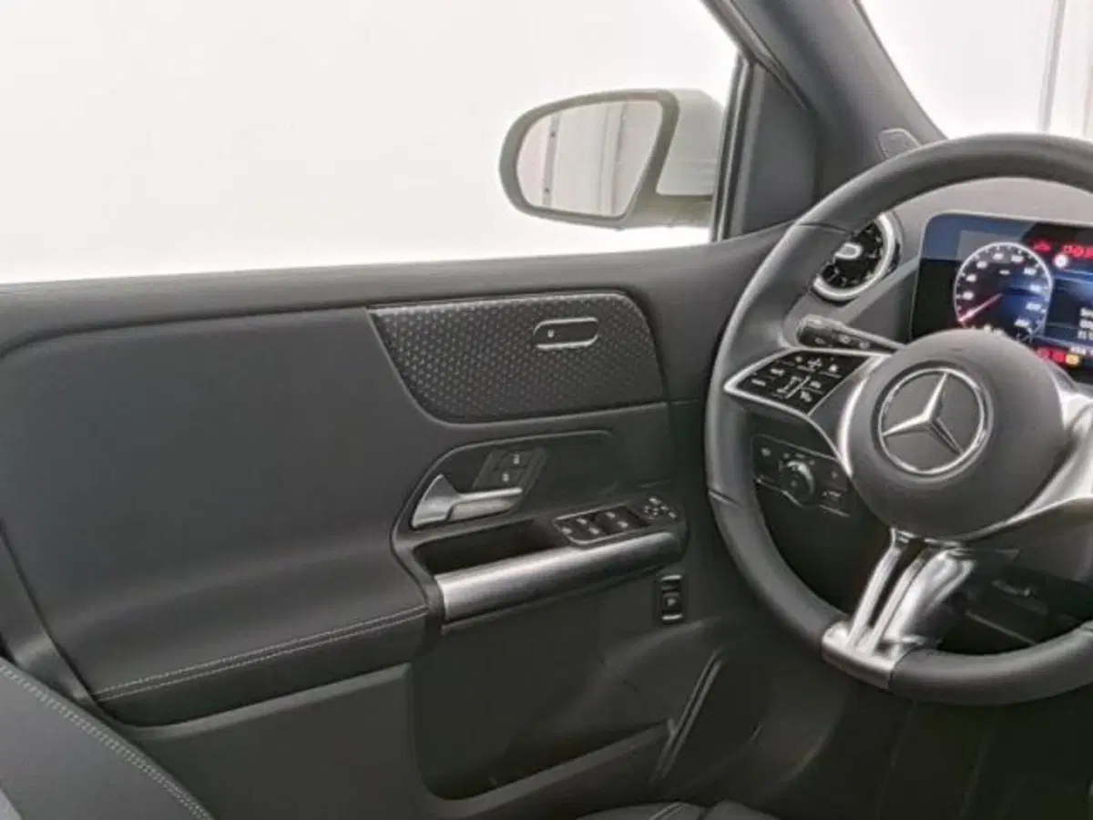 Mercedes-Benz Classe B usata a Milano (9)