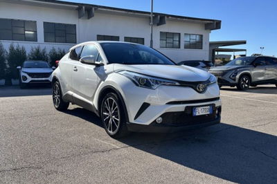Toyota Toyota C-HR 1.8 Hybrid E-CVT Lounge del 2017 usata a Fondi