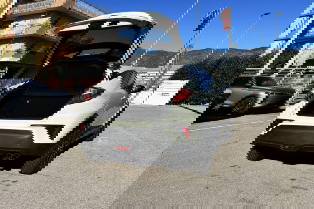 Toyota Toyota C-HR usata a Latina (7)