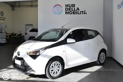 Toyota Aygo Connect 1.0 VVT-i 72 CV 5 porte x-cool del 2021 usata a Foligno