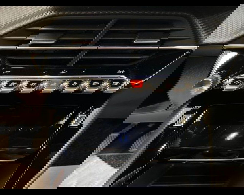 Peugeot 2008 nuova a Alessandria (16)