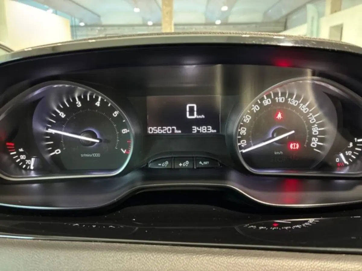 Peugeot 208 usata a Ancona (12)