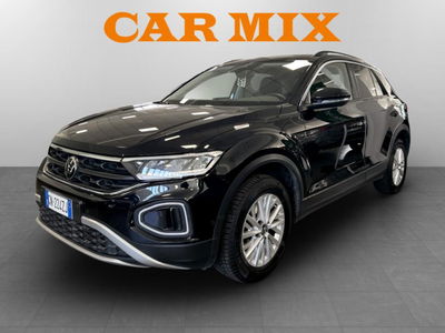 Volkswagen T-Roc 1.0 TSI Life del 2023 usata a Piacenza