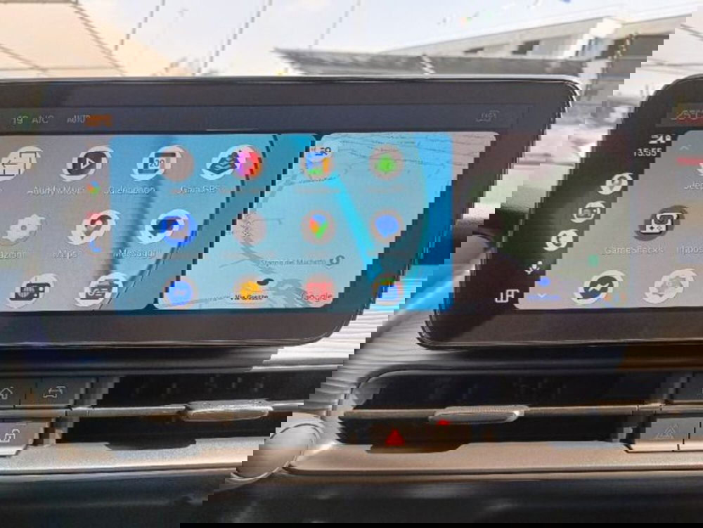 Jeep Avenger nuova a Brescia (11)