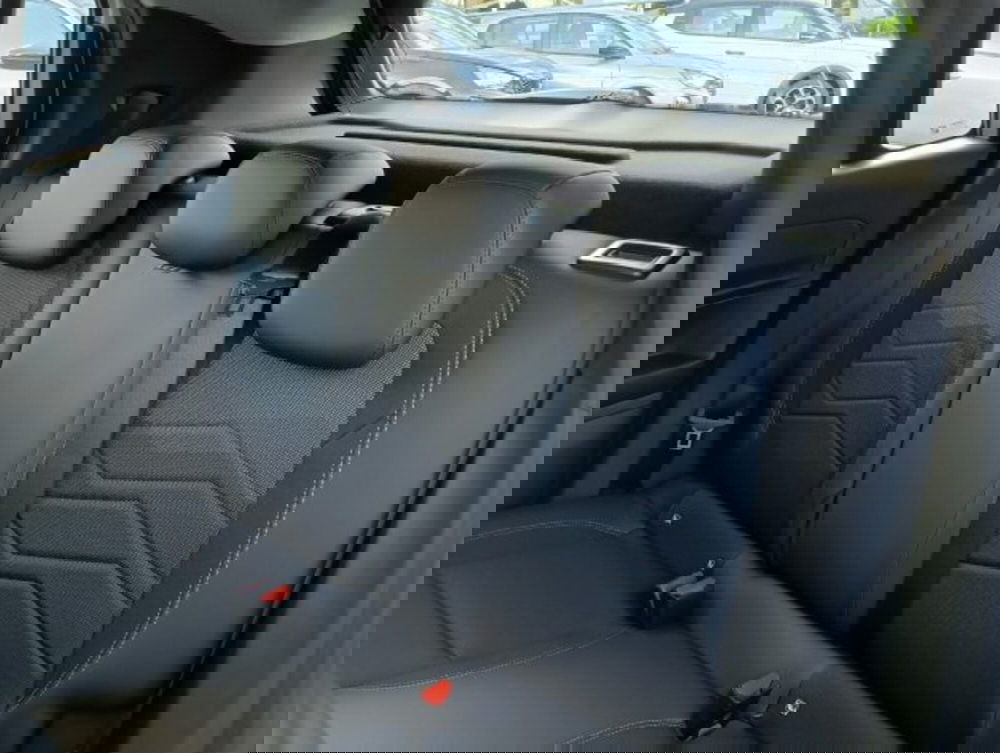 Jeep Avenger nuova a Brescia (18)