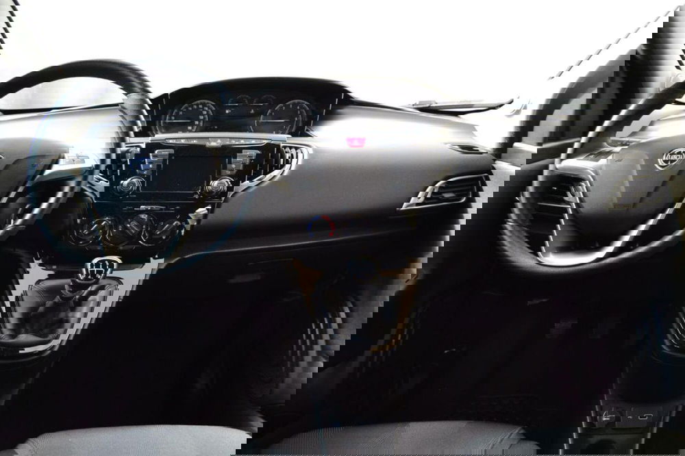 Lancia Ypsilon usata a Monza e Brianza (7)