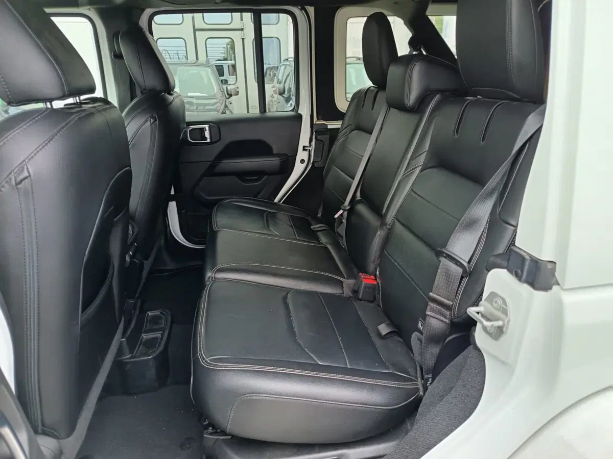 Jeep Wrangler Unlimited usata a Alessandria (10)