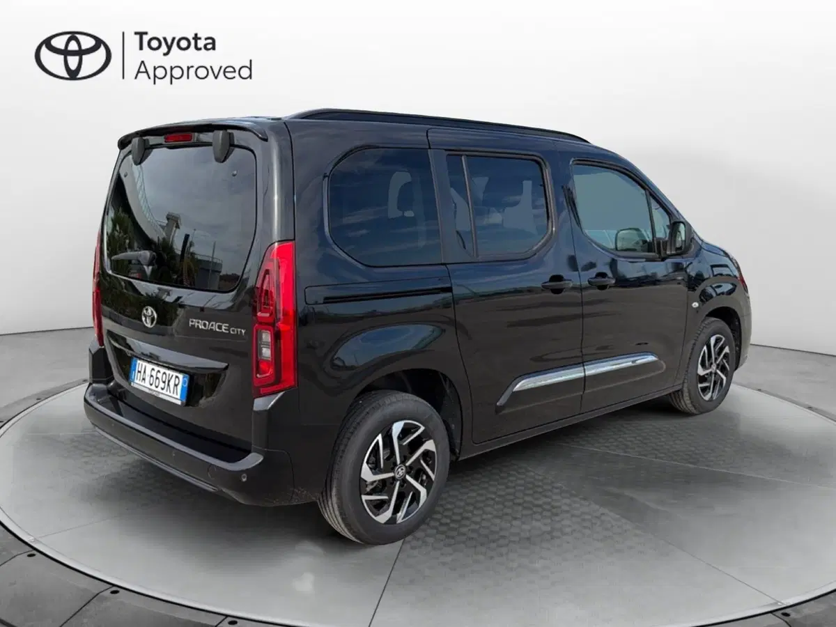 Toyota Proace City Verso nuova a Siracusa (4)