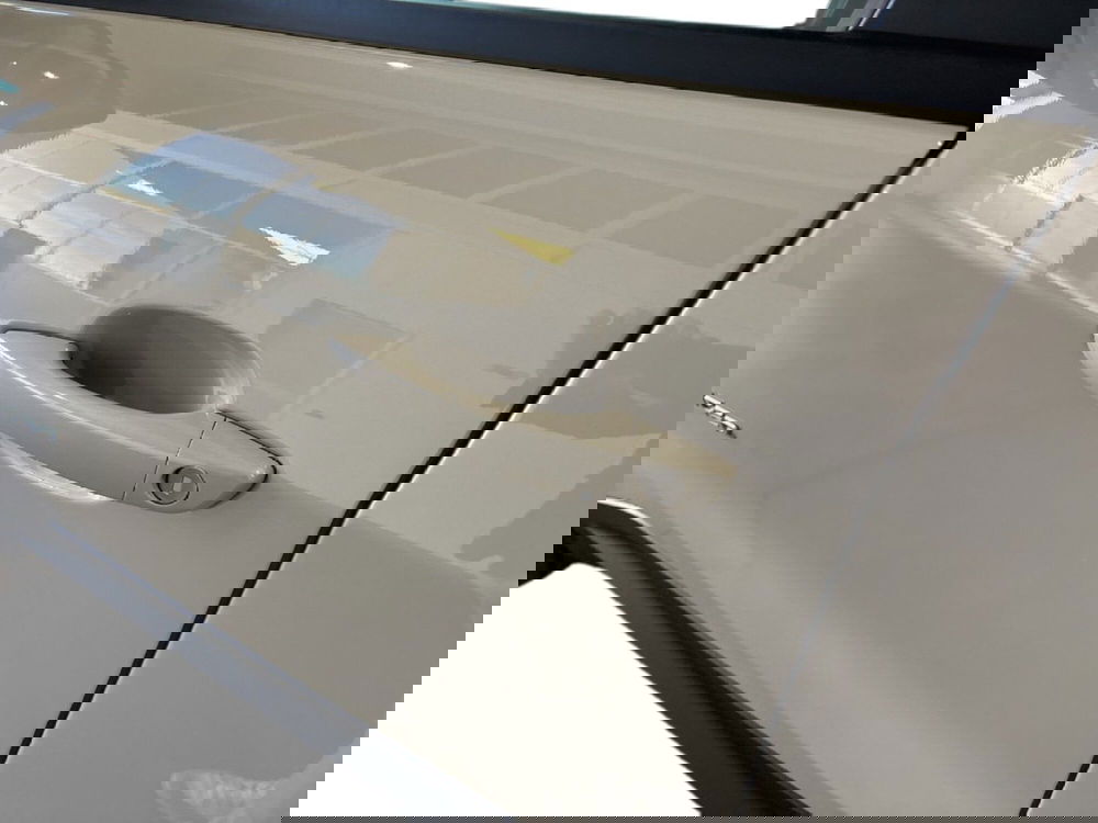 Jeep Avenger nuova a Caltanissetta (11)