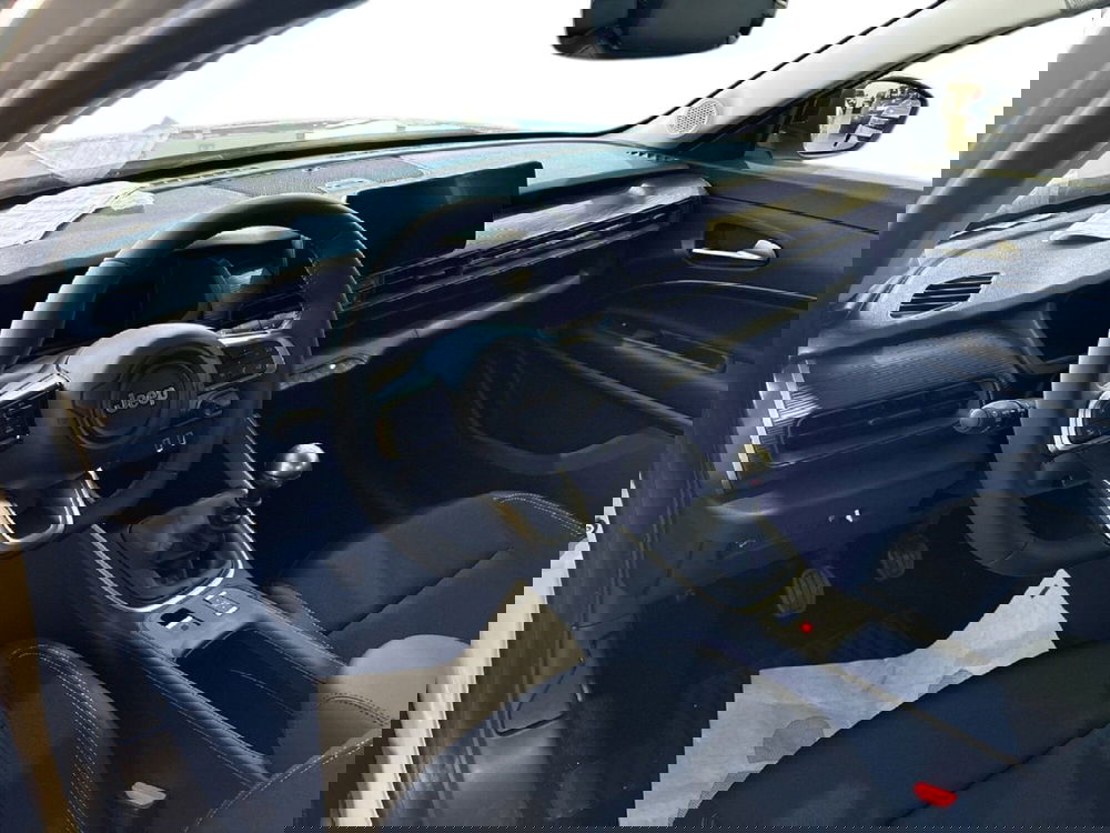 Jeep Avenger nuova a Caltanissetta (18)