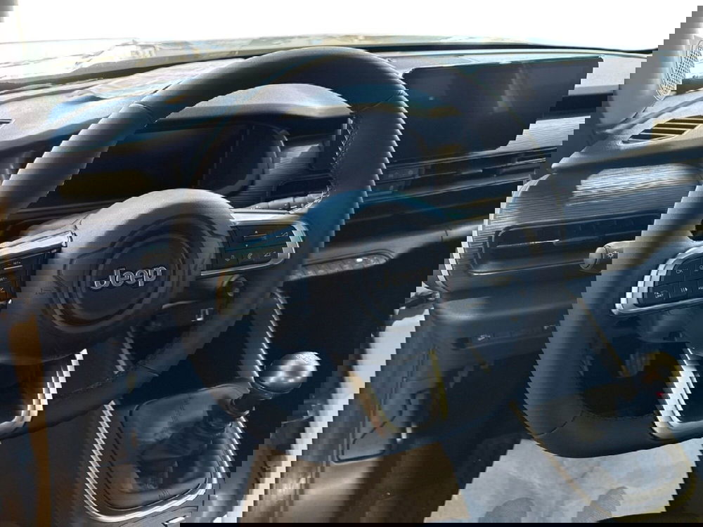 Jeep Avenger nuova a Caltanissetta (20)