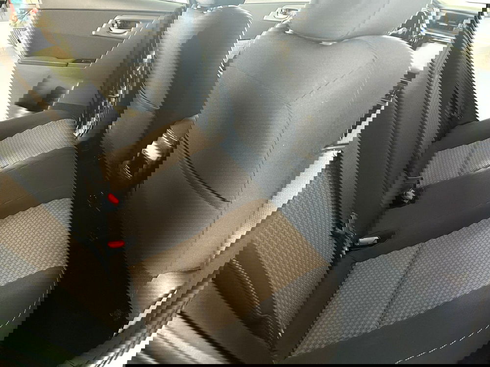 Toyota Auris Station Wagon usata a Ferrara (13)