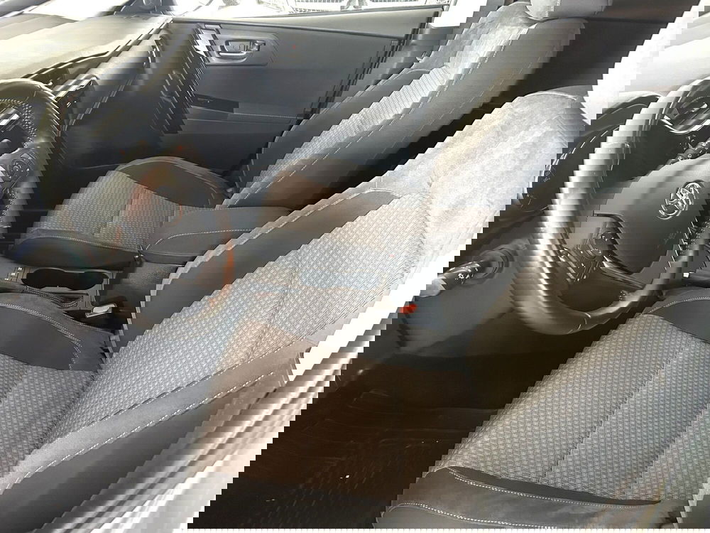 Toyota Auris Station Wagon usata a Ferrara (8)