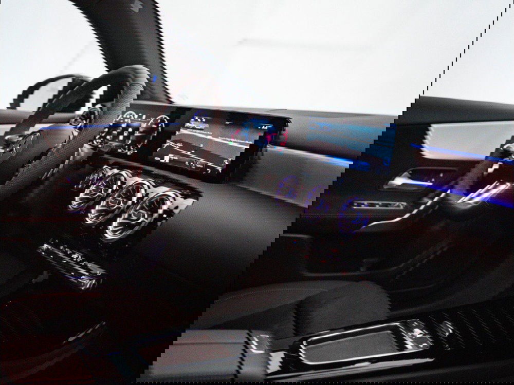 Mercedes-Benz Classe A Sedan nuova a Macerata (20)