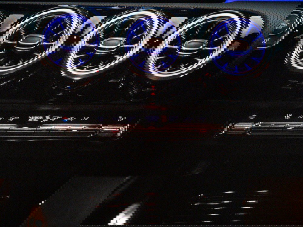 Mercedes-Benz Classe A Sedan nuova a Macerata (14)