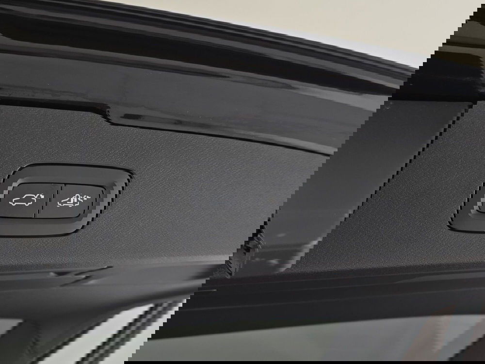 Volvo V60 Cross Country usata a Cuneo (9)